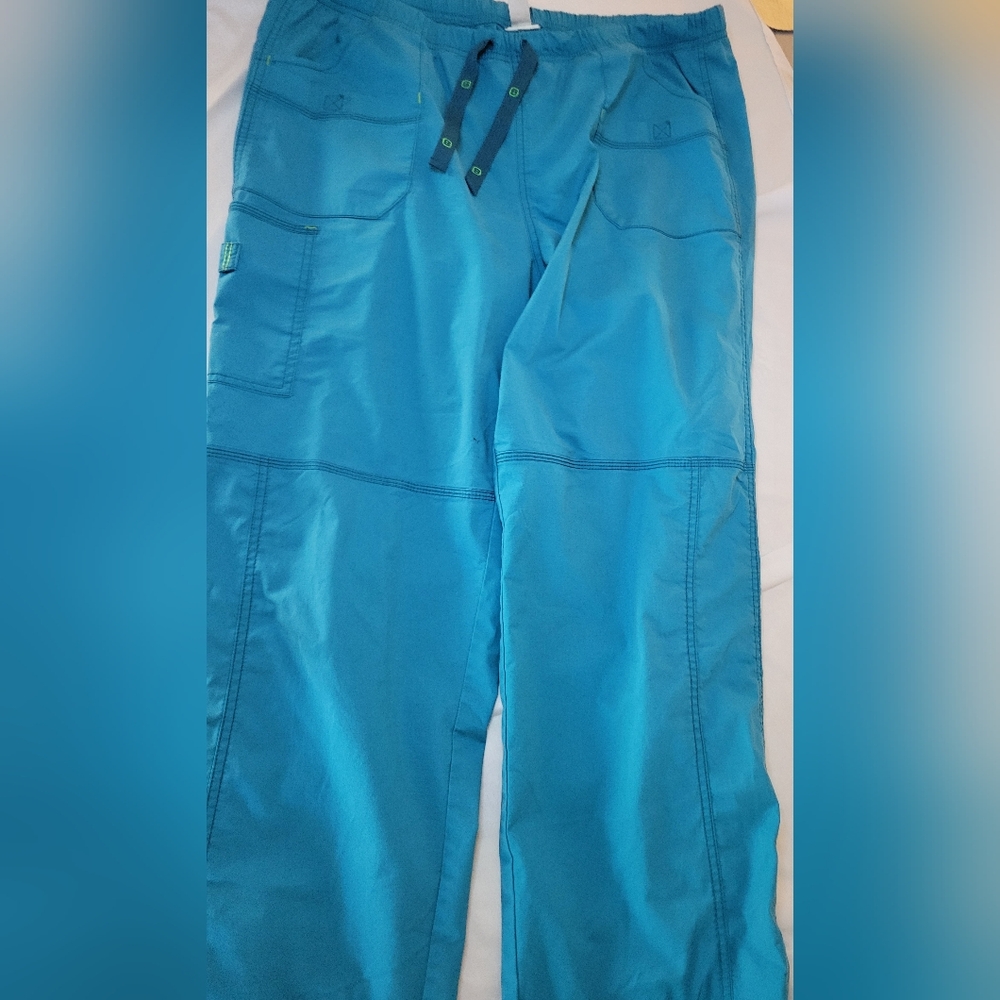 WonderWink Women's Teal Blue Scrub Set, Large top and X-Large Cargo Pant. - Picture 4 of 6
